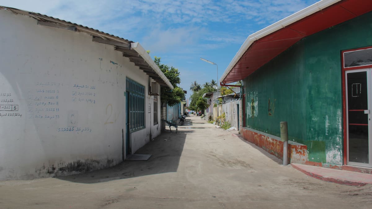 Вся страна: Thulusdhoo, Dhiffushi, Huraa и Himmafushi