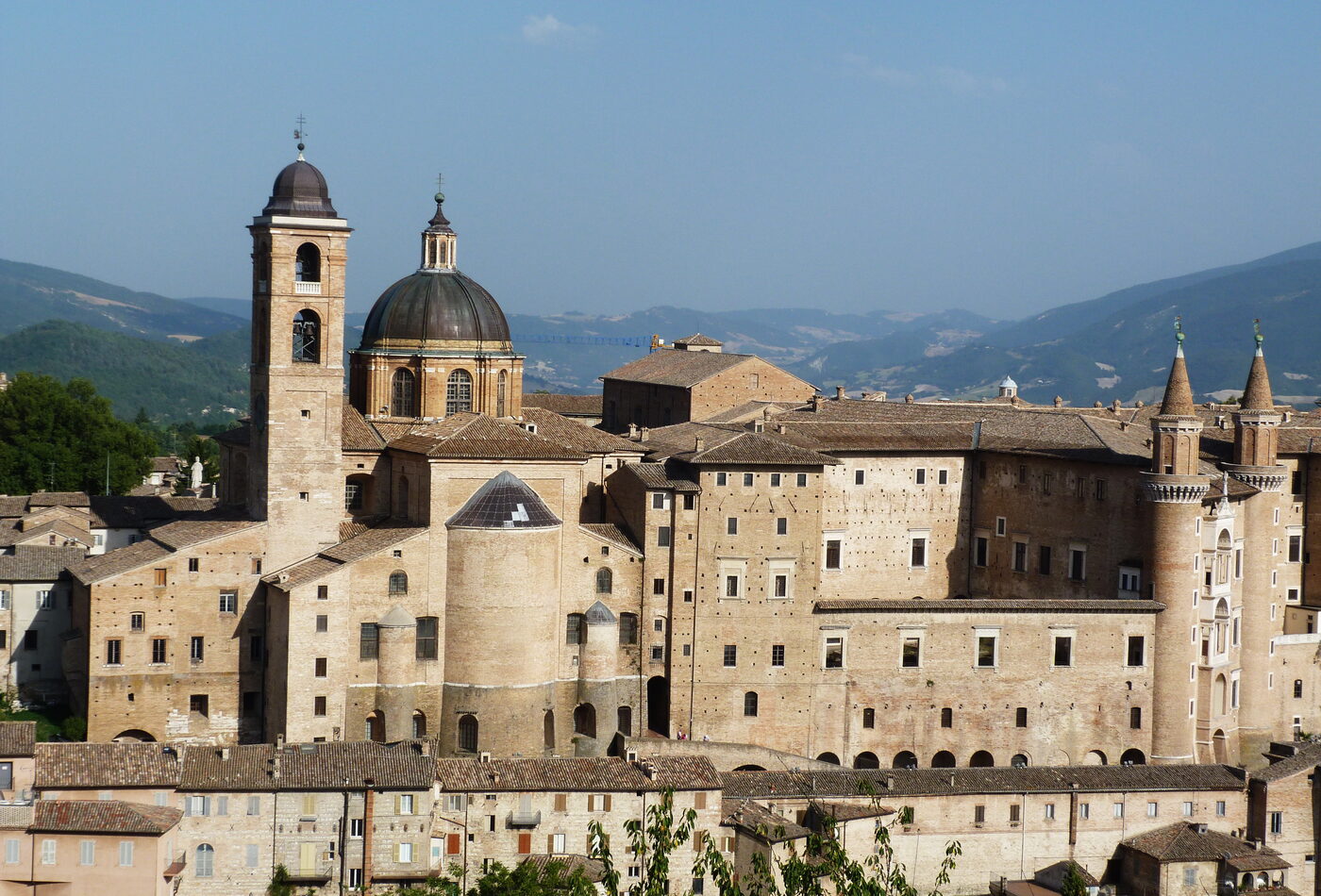 Urbino как северный культурный вход в Marche