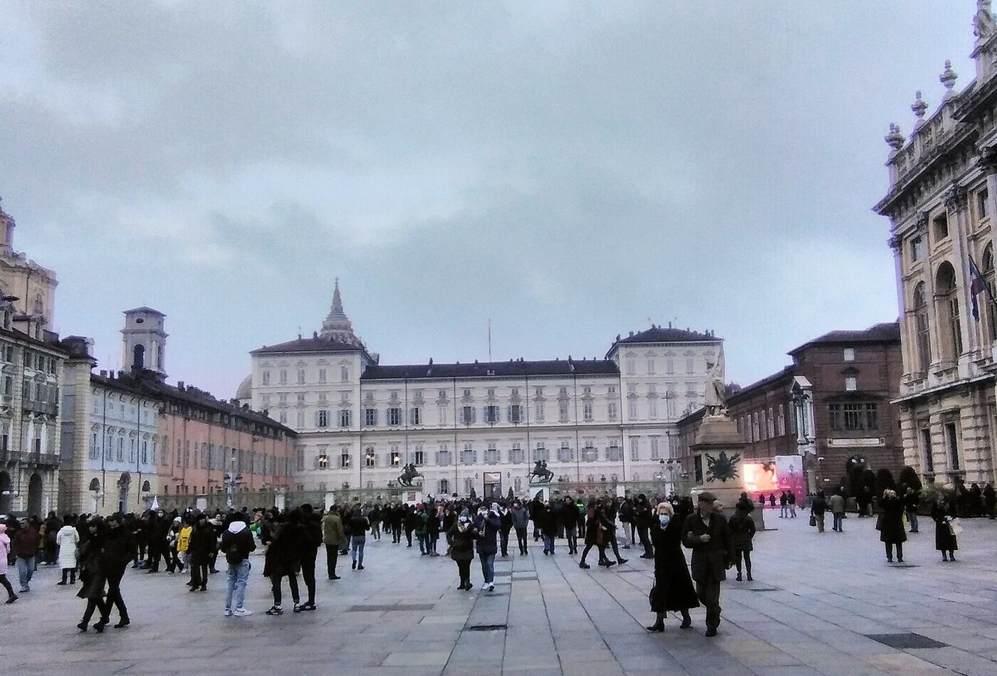 Piazza Castello в Turin для короткая городская поездка Piedmont