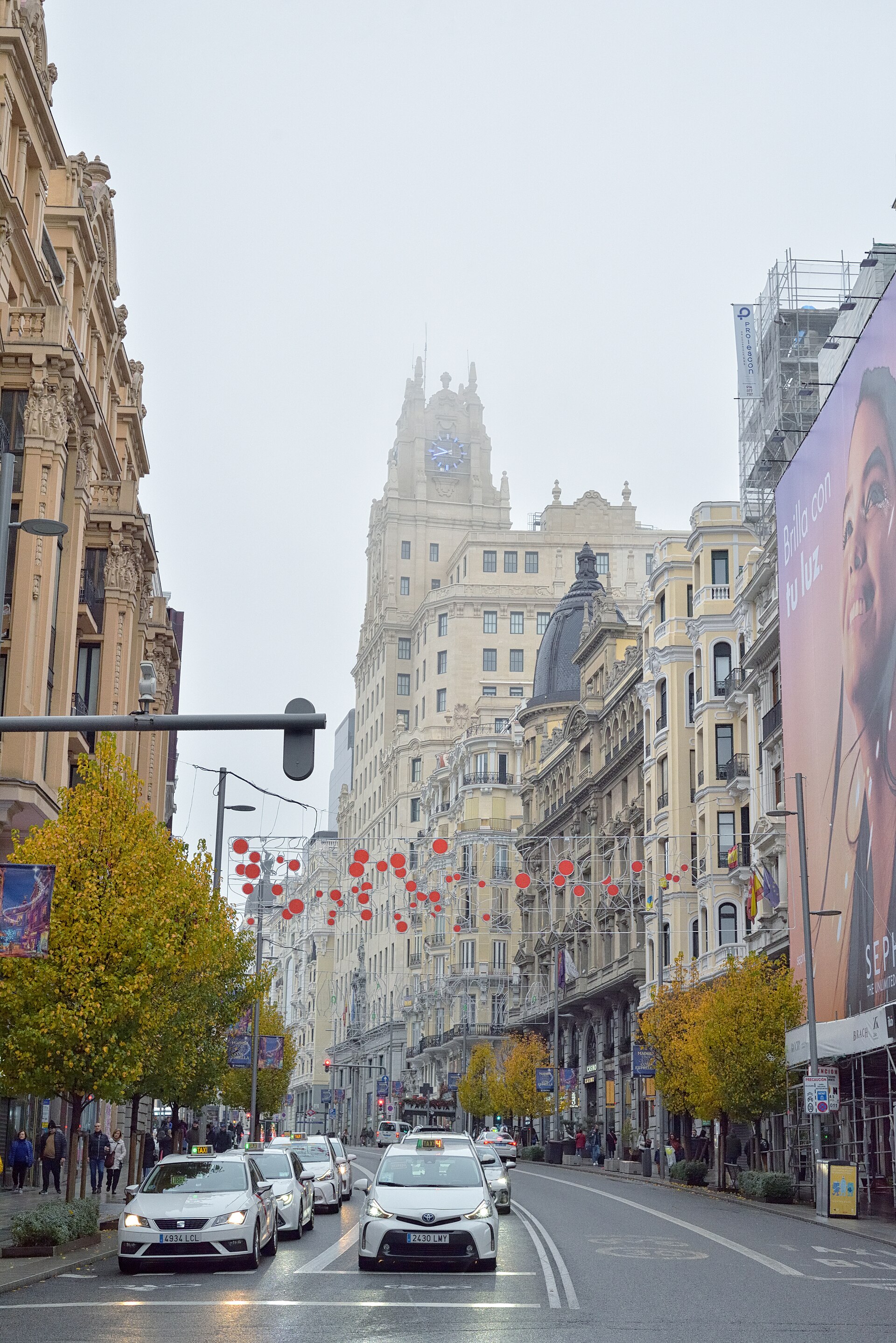 Gran Via для первого короткая городская поездка в Madrid