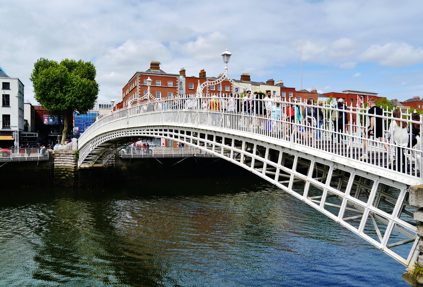 Dublin Ha Penny Bridge и city route